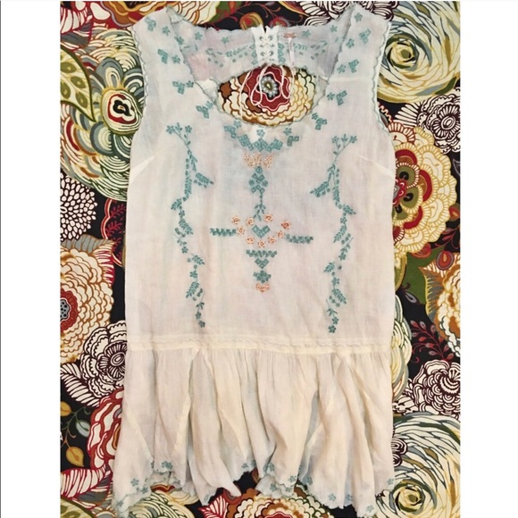 Free People Tops - Free People embroidered tank